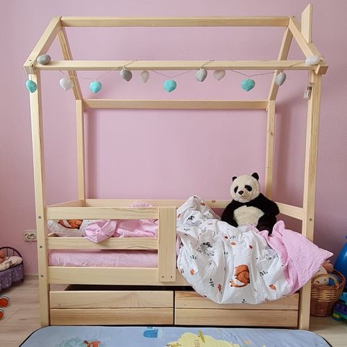 Кровать детская "Домик" из массива сосны